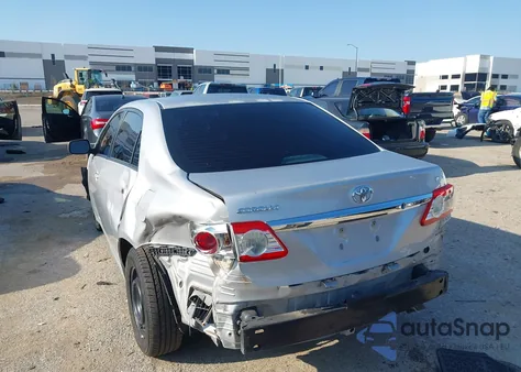 2011 Toyota Corolla Le z USA, uszkodzony, nr VIN 2T1BU4EEXBC605225